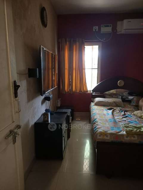 2 BHK Flat In Awho Parameswan Vihar For Sale  In Saligramam