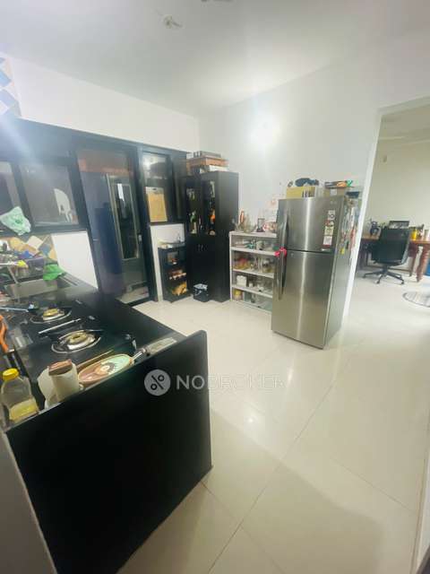 Single Room for Female In 3 BHK  In Sargam Building In Sargam Building