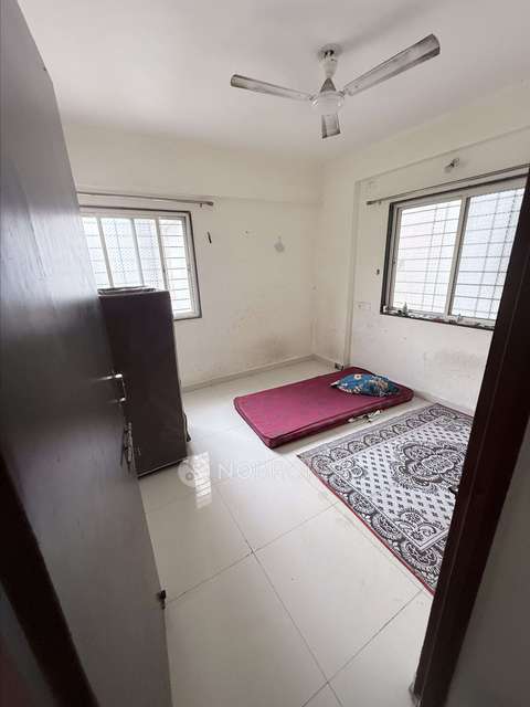 Single Room for Male In 2 BHK  In Manjari Budruk