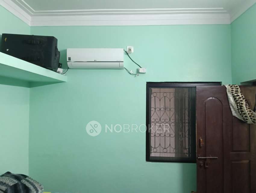 2 BHK Flat In Sai Santoshi Apartment For Sale  In Moula Ali