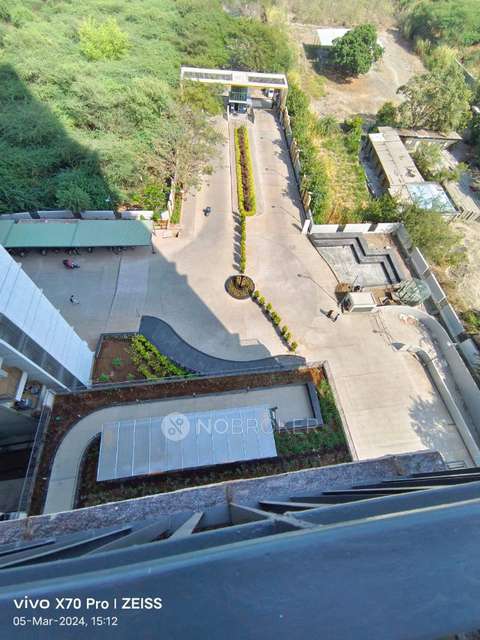 2 BHK Flat In Amanora Gold Towers For Sale  In Hadapsar