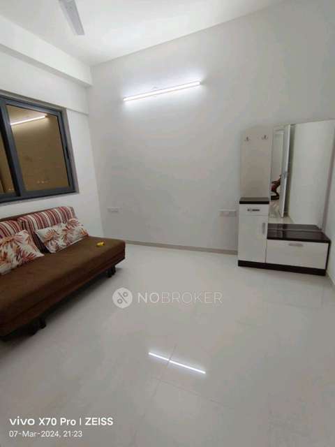 2 BHK Flat In Amanora Gold Towers For Sale  In Hadapsar