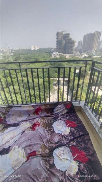 2 BHK Flat In Amanora Gold Towers For Sale  In Hadapsar