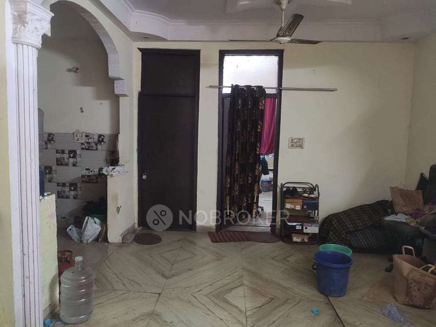 Single Room for  In 3 BHK  In Standalone In Indrapuram