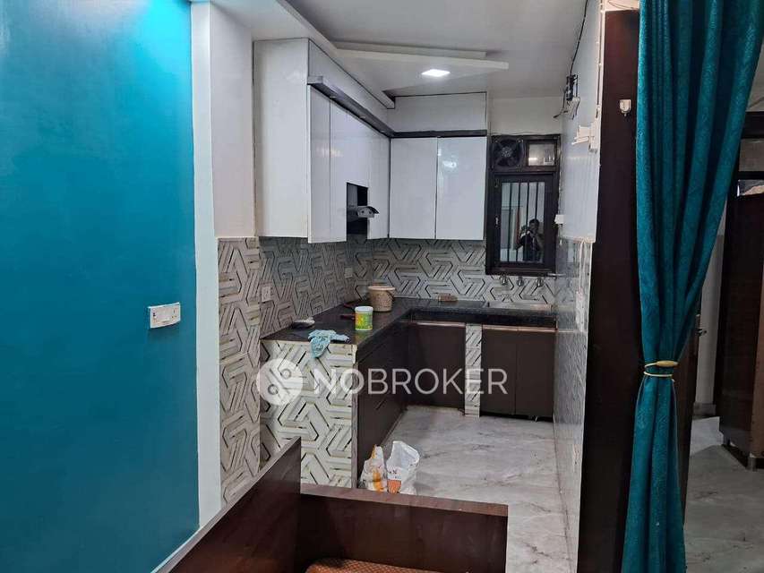 2 BHK Flat In Vipin Garden, Uttam Nagar, Delhi For Sale  In Gali Number 9