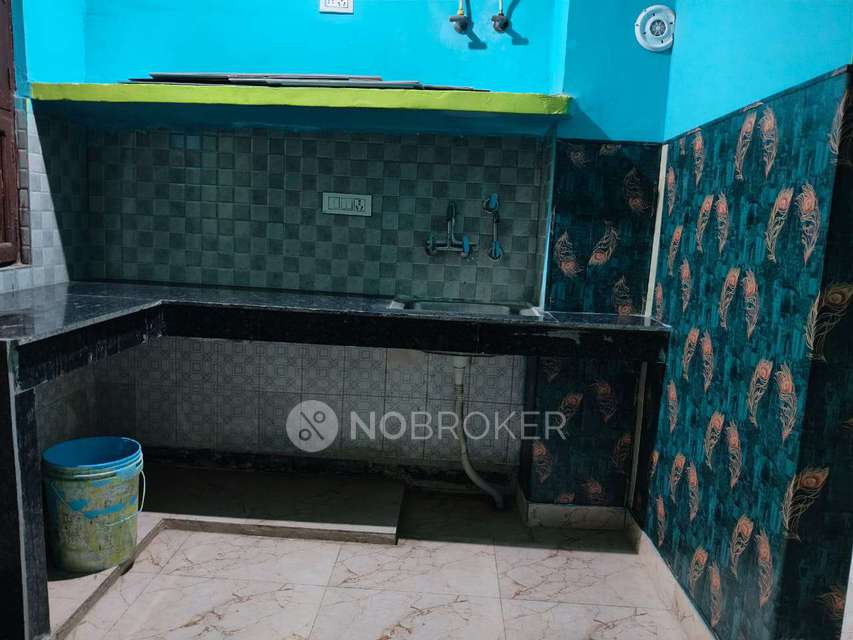 2 BHK House for Rent  In Laxman Vihar, Sector 3a