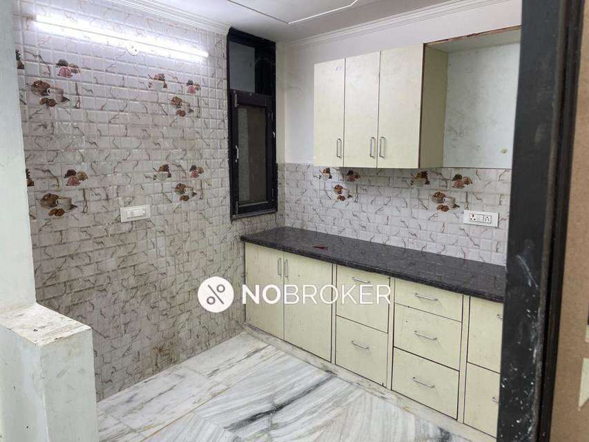 3 BHK Flat for Rent  In Azad Nagar East