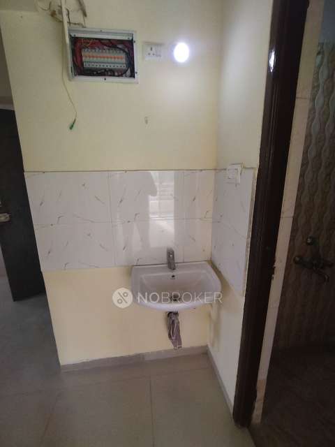 2 BHK Flat In Supertech Defence Colony Phase 1 For Sale  In Wagholi