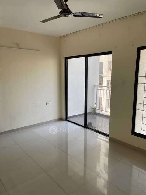 2 BHK Flat In Fifth Avenue For Sale  In Hadapsar