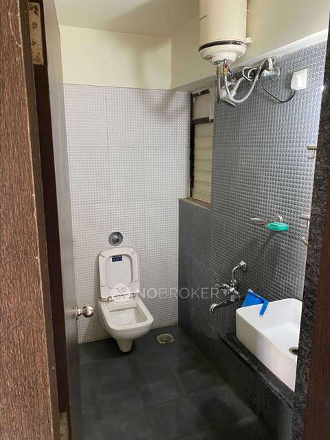 2 BHK Flat In Fifth Avenue For Sale  In Hadapsar