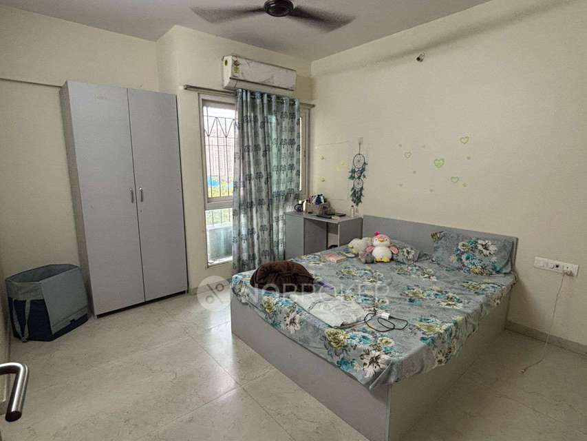 2 BHK Flat In Dosti Cedar For Sale  In Thane West