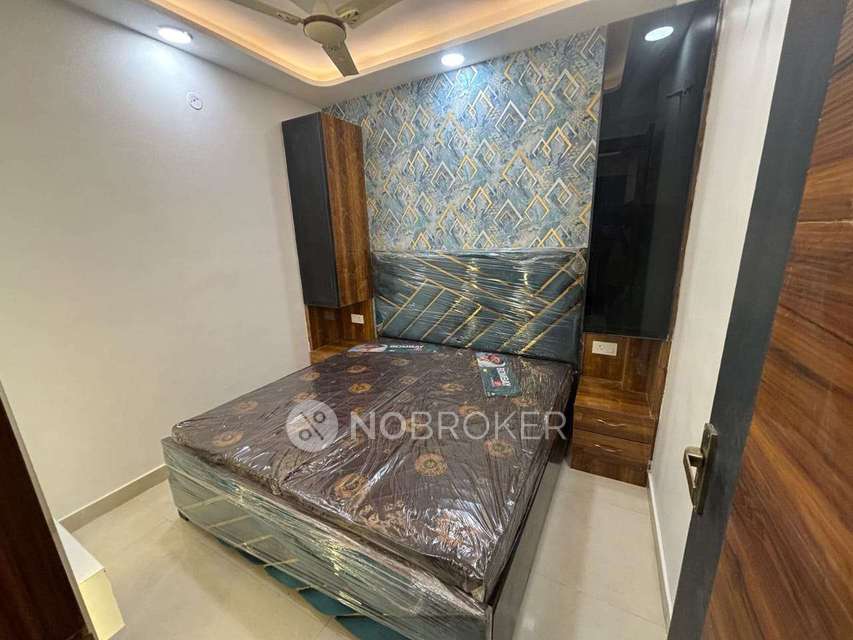 3 BHK Flat In Metro Walk for Rent  In Uttam Nagar