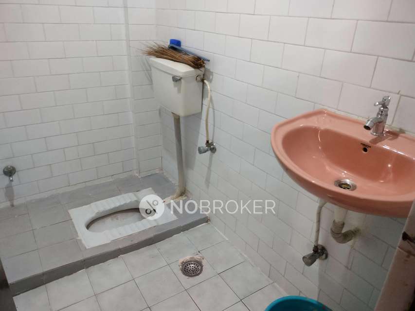 2 BHK Flat In Royal Grand Apartment For Sale  In Banjara Hills