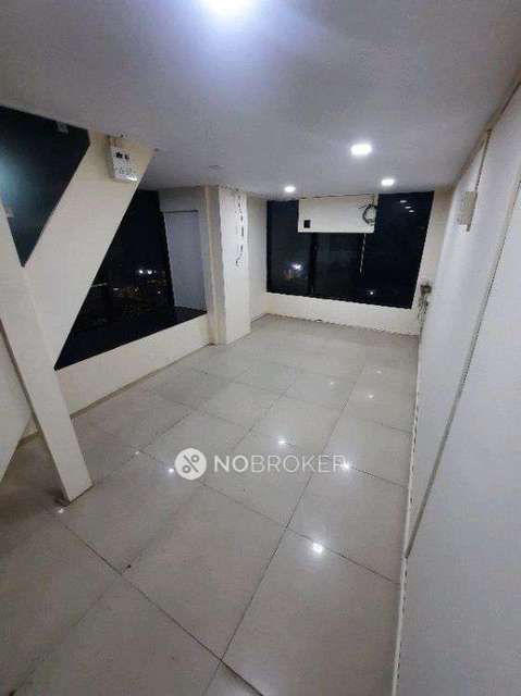 Office Space in Kandivali West, Mumbai for sale 