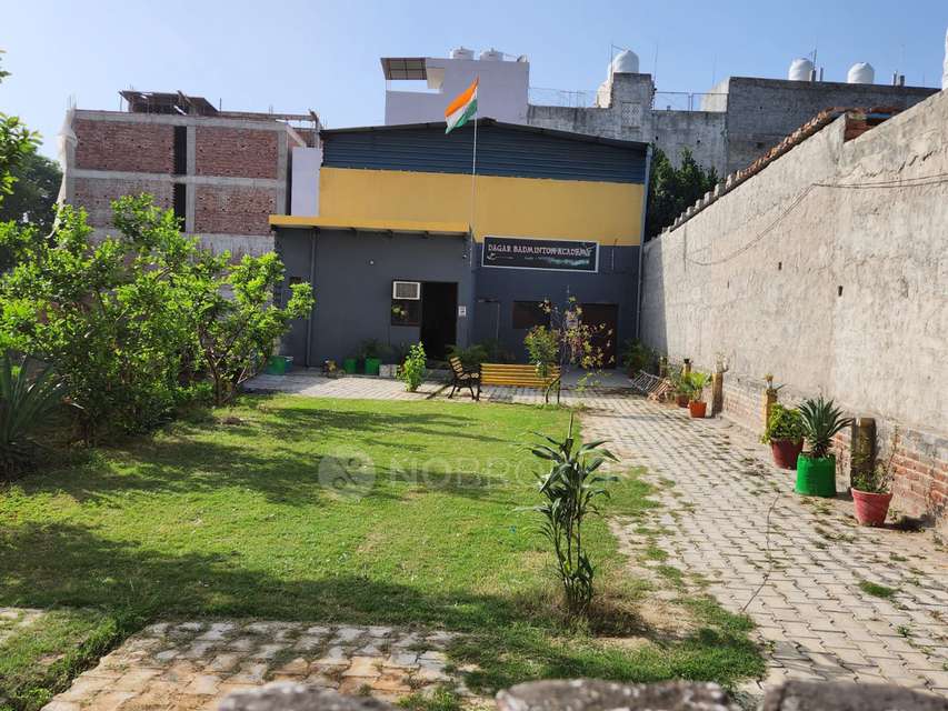 Godown/Warehouse in Ram Shanti Apartment, Gurgaon for Rent 