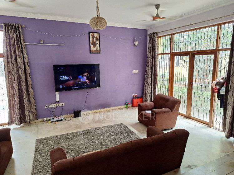 Single Room for Male In 4 BHK  In Whitefield