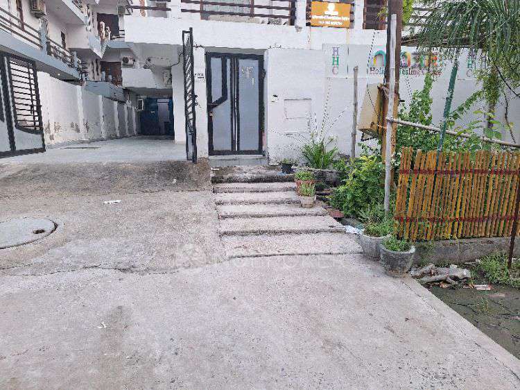 Commercial Property in  Sector 135, Noida for Rent 