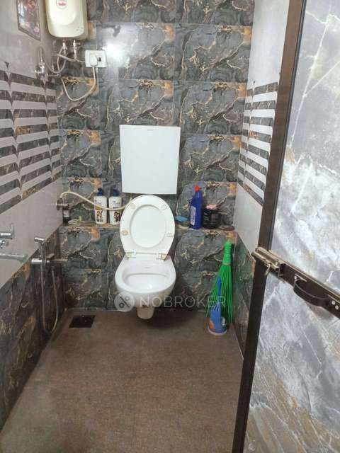 2 BHK Flat In Sb For Sale  In Kandivali West