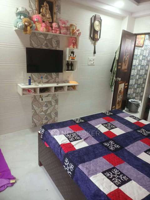 2 BHK Flat In Sb For Sale  In Kandivali West