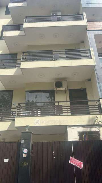 3 BHK Flat In Stand Alone Building  for Rent  In Sector 43