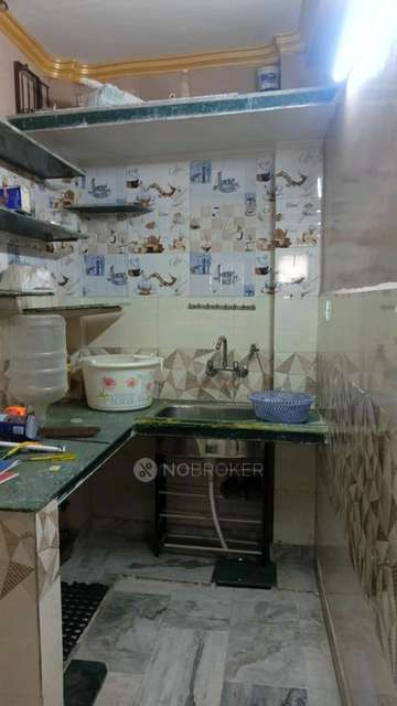 2 BHK Flat In Kucha Pandit For Sale  In Lal Kuan