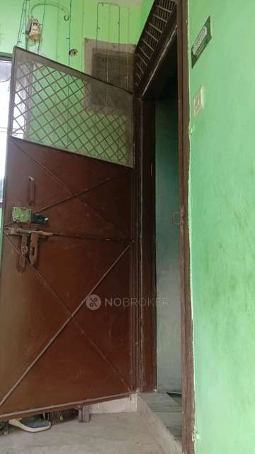 2 BHK Flat In Kucha Pandit For Sale  In Lal Kuan