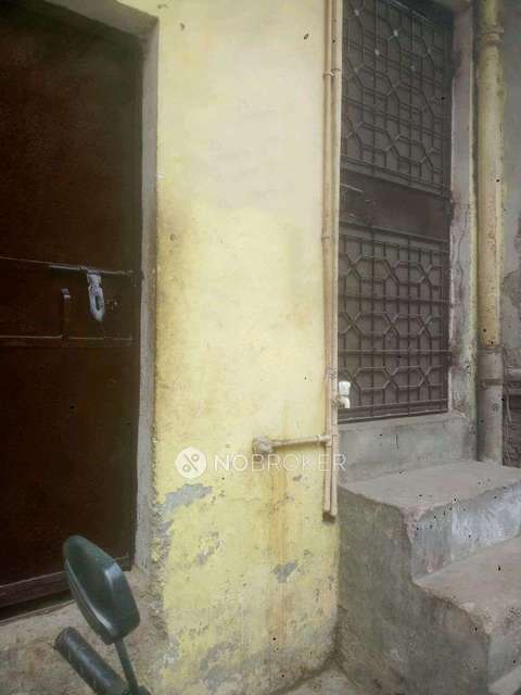 1 RK Flat In Standalone for Rent  In Paschim Vihar