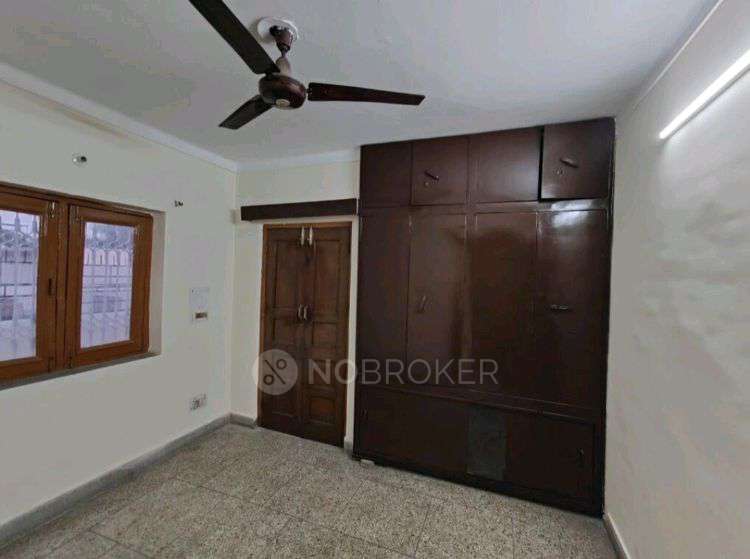 2 BHK House for Rent  In  Urban Estate, Sector 7, 