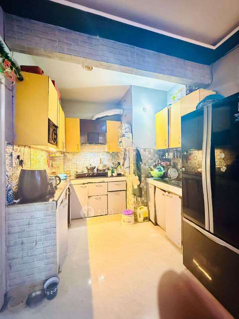 3 BHK Flat In Standalone Building  For Sale  In Bharat Vihar