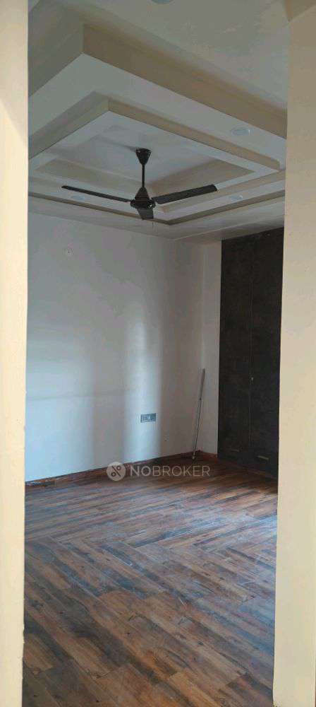 3 BHK Flat for Rent  In Spring Field Colony, Sector 31