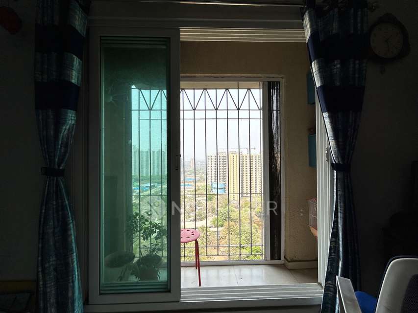 2 BHK Flat In Dosti West County For Sale  In Thane West