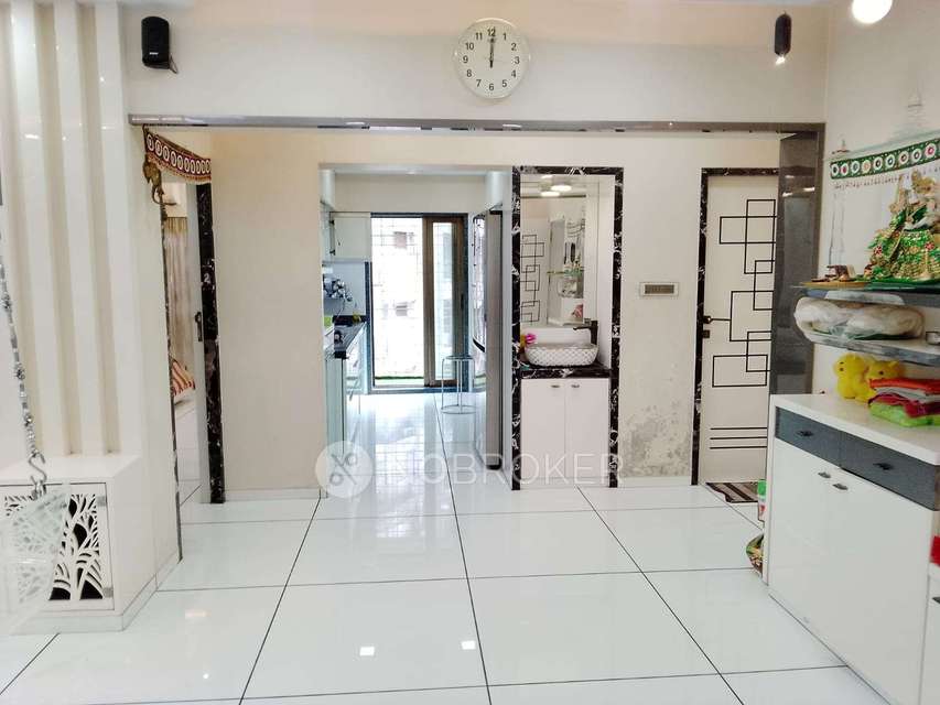 2 BHK Flat In Varsha Olive Hsg For Sale  In 412, Navpada, Vile Parle East, Vile Parle, Mumbai, Maharashtra 400047, India