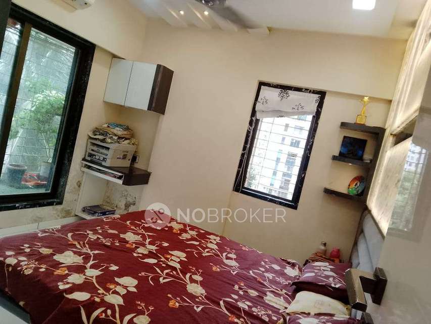 2 BHK Flat In Varsha Olive Hsg For Sale  In 412, Navpada, Vile Parle East, Vile Parle, Mumbai, Maharashtra 400047, India