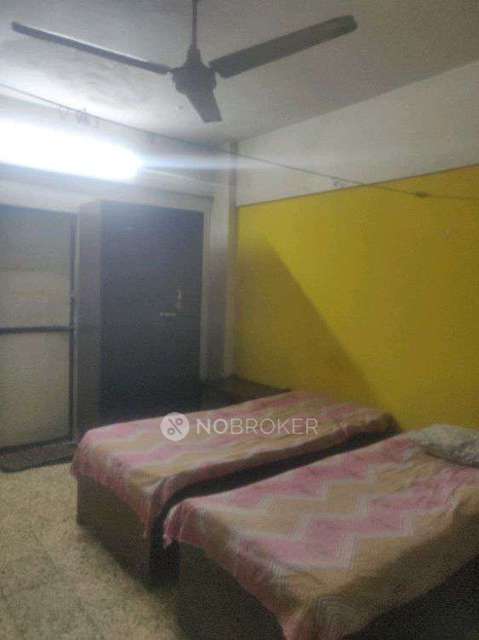 PG for Girls in Golden Valley 