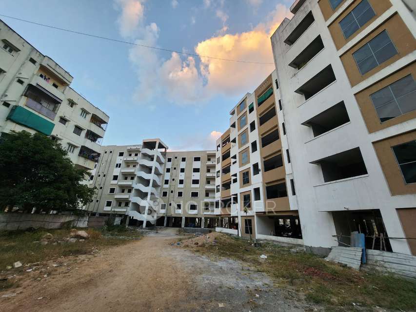 3 BHK Flat In Akash Lake View For Sale  In Madeenaguda,