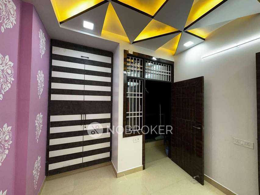 2 BHK Flat In B 181 For Sale  In Uttam Nagar