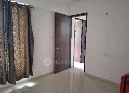 Shared Room for Female In 2 BHK  In Ravinanda Skylights In Wagholi