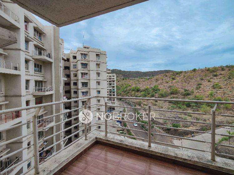 2 BHK Flat In The Lake District For Sale  In Kondhwa Budrukh