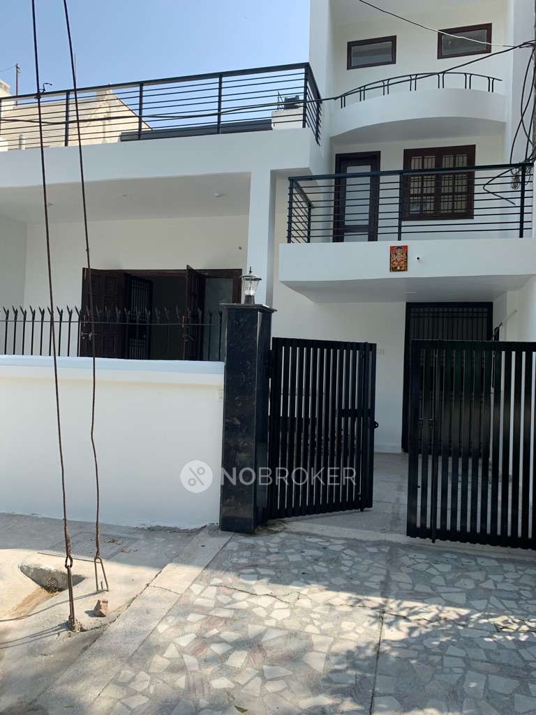 2 BHK House for Rent  In Sector 30