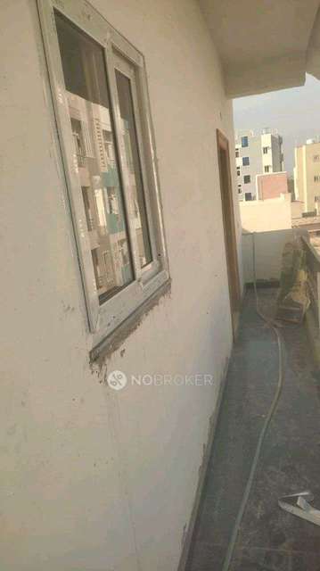 2 BHK Flat In Apparment for Rent  In Tellapur