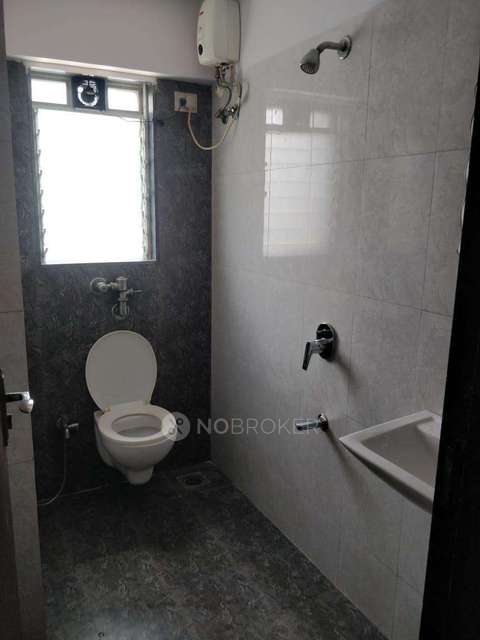 1 BHK Flat In Esperanza Building For Sale  In Borivali West