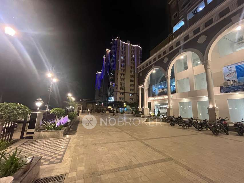 Shop in Chi V, Greater Noida for Rent 
