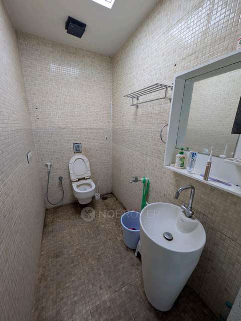 Office Space in Surajpur Site 4, Greater Noida for Rent 