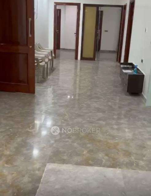 4+ BHK Flat For Sale In Model Town