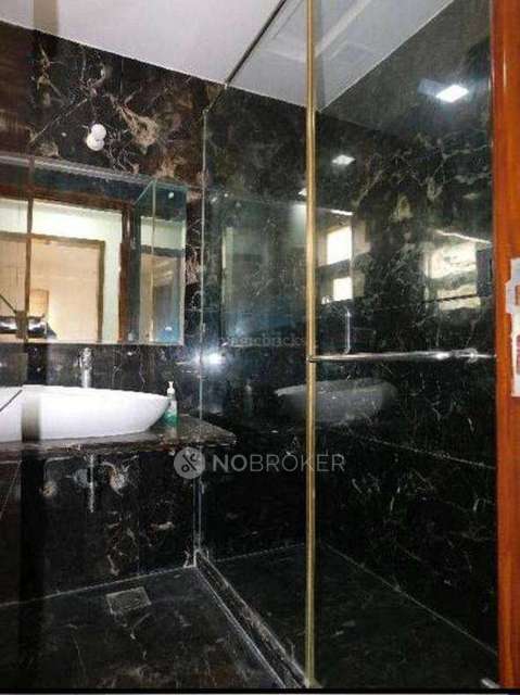 4+ BHK Flat For Sale  In Model Town