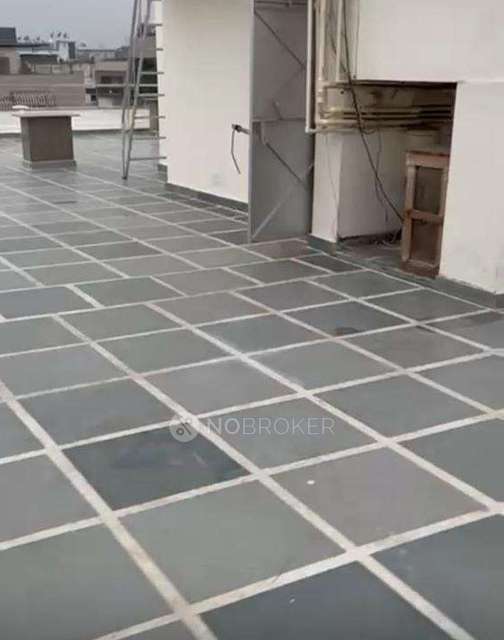 4+ BHK Flat For Sale  In Model Town