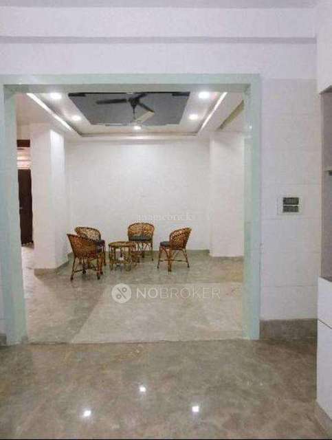 4+ BHK Flat For Sale  In Model Town