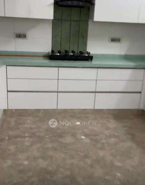 4+ BHK Flat For Sale  In Model Town