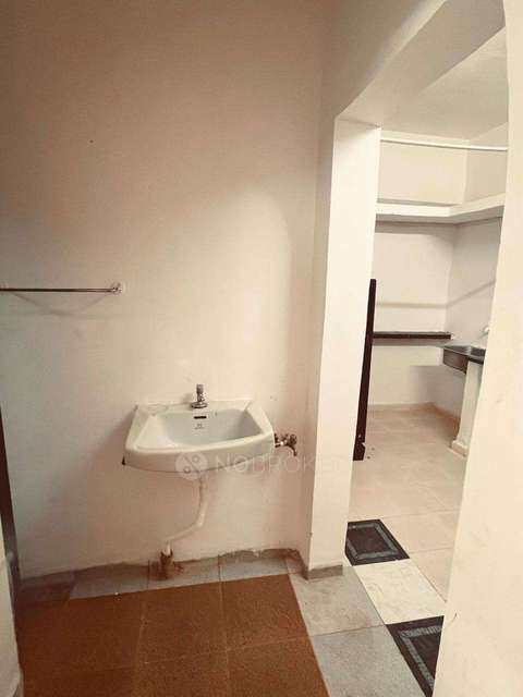 PG for Boys in Ghorpadi