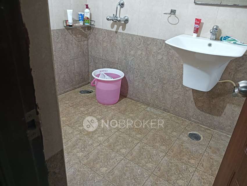 3 BHK Flat In Himasai Lake View Tower For Sale  In Nallagandla